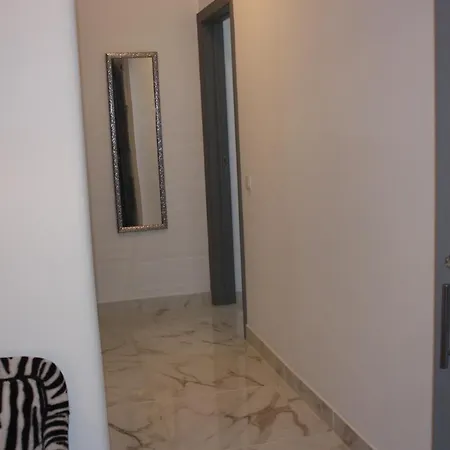 Yucca Apartment
